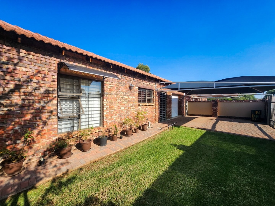 3 Bedroom Property for Sale in La Hoff North West